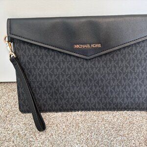 EUC Michael Kors Envelope Clutch
